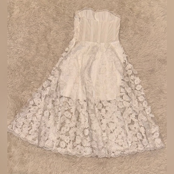 NWT Helsi Florence 3-DIMENSIONAL LEAF MOTIF SEQUIN MIDI Strapless White DRESS M - Picture 6 of 8